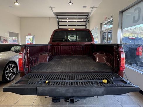 Used 2015 Ford F250 Lariat w/ Lariat Interior Package image 9