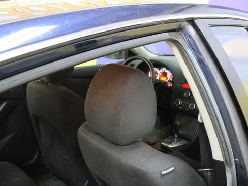 Used 2010 Nissan Altima 2.5 S FWD image 10