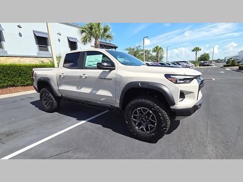 New 2026 Chevrolet Colorado ZR2 w/ Technology Package AWD/4WD image 18