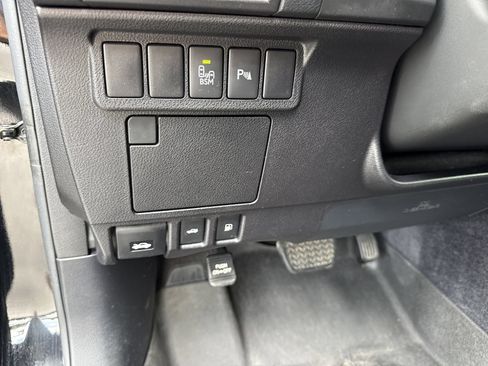 Used 2015 Lexus ES 300h w/ Navigation System Package FWD image 19