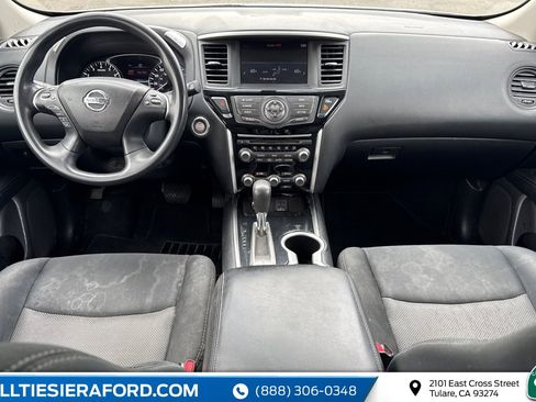 Used 2018 Nissan Pathfinder S image 10