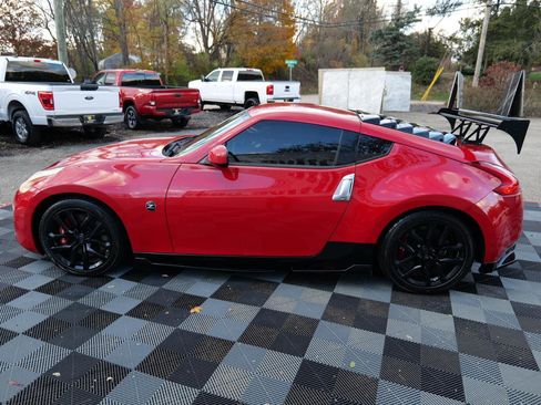 Used 2017 Nissan 370Z Coupe RWD image 8