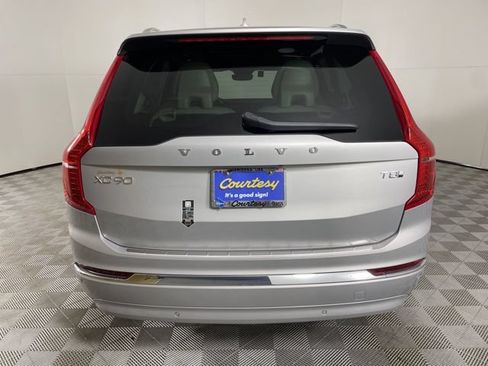 Used 2025 Volvo XC90 T8 Plus w/ Protection Package Premier AWD/4WD image 10