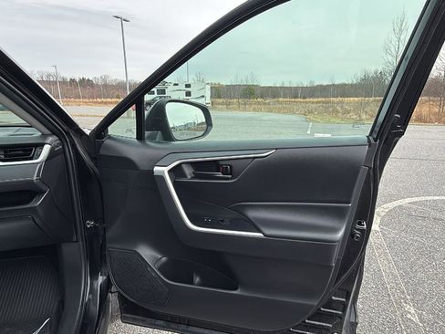 Used 2023 Toyota RAV4 LE image 18