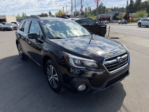 Used 2018 Subaru Outback 2.5i Limited AWD/4WD image 11