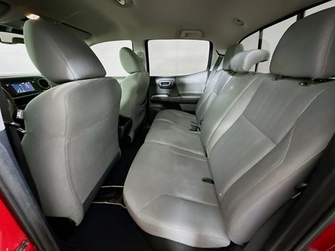 Used 2018 Toyota Tacoma SR5 w/ SR5 Appearance Package (SM) RWD image 25