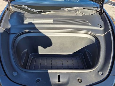 Used 2021 Tesla Model Y Long Range image 19