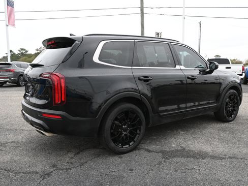 Used 2021 Kia Telluride EX w/ EX Premium Package image 2