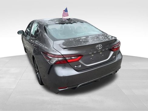 Used 2023 Toyota Camry SE image 19