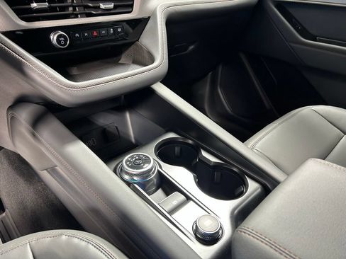 New 2026 Ford Explorer Active w/ Active Comfort Package AWD/4WD image 28