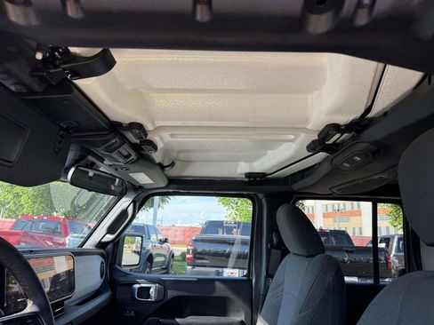 Used 2024 Jeep Wrangler Unlimited AWD/4WD image 5