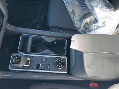 New 2026 Nissan Pathfinder SL AWD/4WD image 19