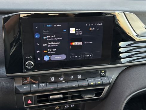 Used 2025 Toyota Camry LE image 21