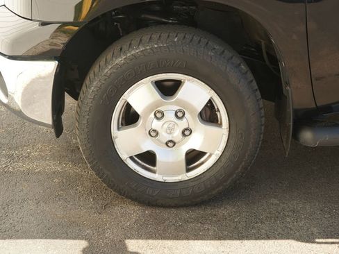 Used 2013 Toyota Tundra 4x4 Double Cab w/ TRD Off-Road Pkg image 6