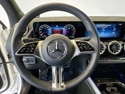 Used 2026 Mercedes-Benz GLA 250 image 11