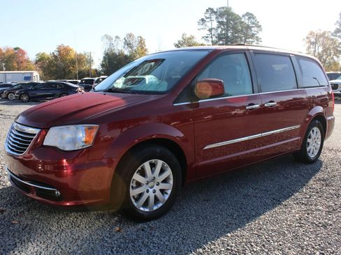 Used 2015 Chrysler Town & Country Touring w/ Trailer Tow Group image 3