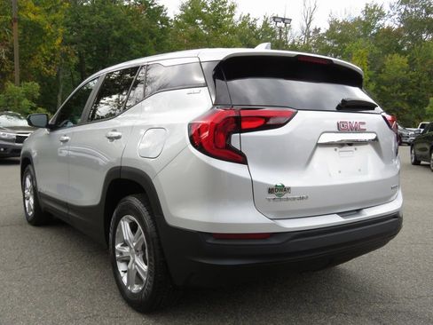 Used 2021 GMC Terrain SLE image 8