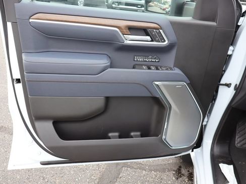 New 2026 Chevrolet Silverado 1500 High Country w/ Technology Package AWD/4WD image 4