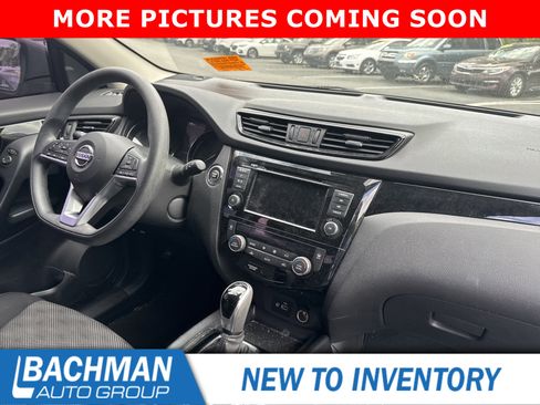 Used 2020 Nissan Rogue Sport SV image 6