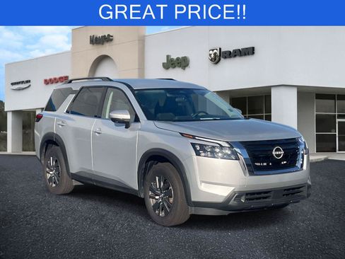 Used 2025 Nissan Pathfinder SV AWD/4WD image 1