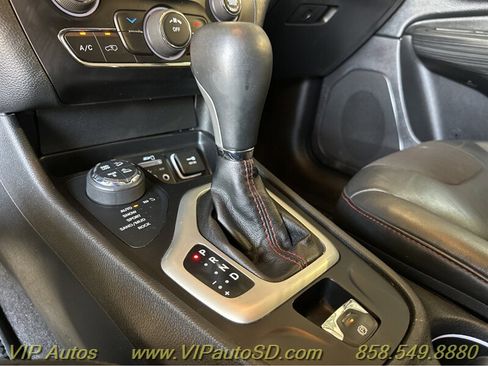 Used 2015 Jeep Cherokee Trailhawk image 27