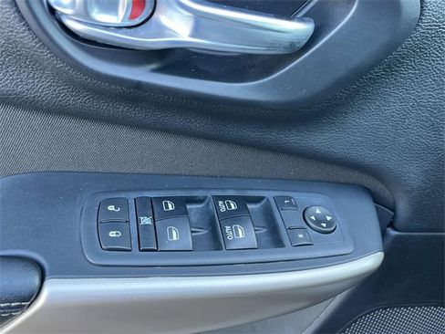 Used 2017 Jeep Cherokee Latitude w/ Safety/Convenience Group image 25