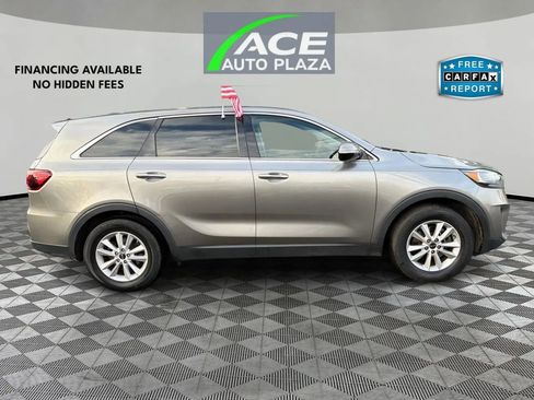 Used 2019 Kia Sorento L image 4
