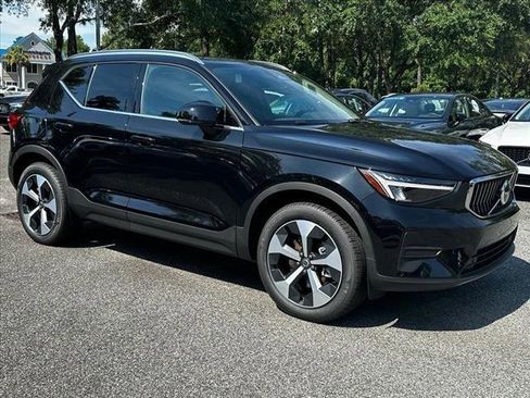 New 2025 Volvo XC40 B5 Core w/ Protection Package Premier image 2