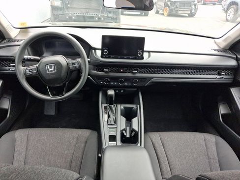 Used 2023 Honda Accord EX image 11