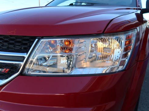 Used 2015 Dodge Journey SE w/ Flexible Seating Group image 40