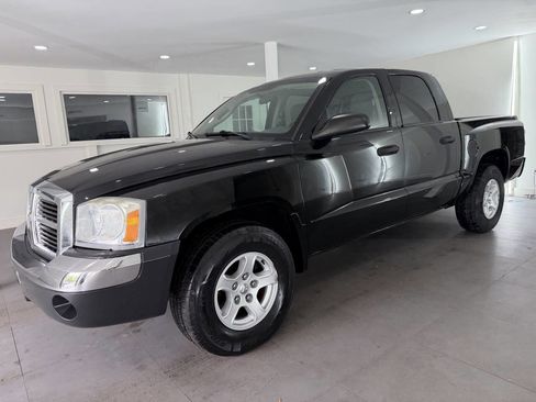 Used 2005 Dodge Dakota SLT AWD/4WD image 2