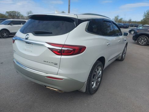 Used 2018 Buick Enclave Avenir w/ Avenir Technology Package AWD/4WD image 3