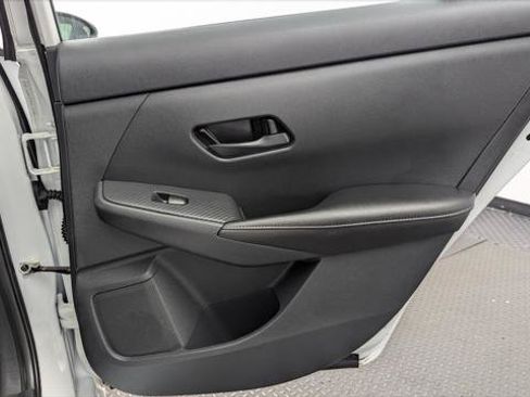 Used 2025 Nissan Sentra SV FWD image 21