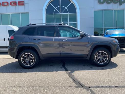 Used 2020 Jeep Cherokee Trailhawk w/ Cold Weather Group AWD/4WD image 4