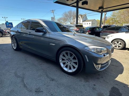 Used 2011 BMW 528i Sedan image 5