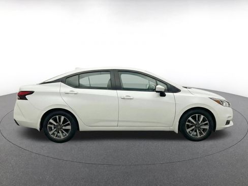 Used 2025 Nissan Versa SV FWD image 10