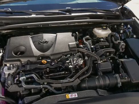 Used 2025 Toyota Camry SE image 23