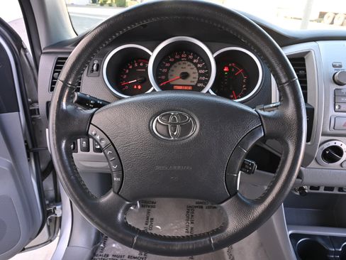 Used 2010 Toyota Tacoma 4x4 Access Cab V6 image 20
