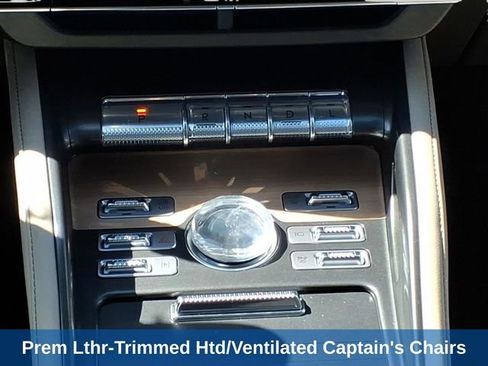 Used 2025 Lincoln Nautilus Reserve AWD/4WD image 16