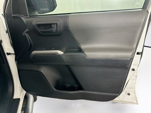 Used 2019 Toyota Tacoma SR5 RWD image 29