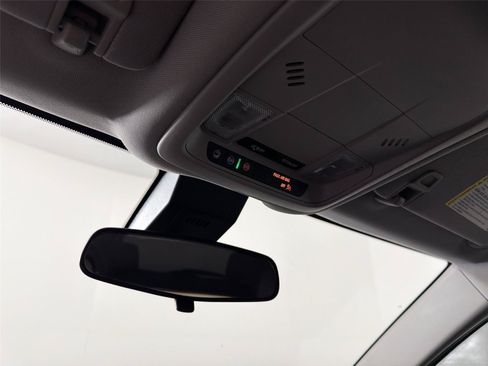 Used 2021 Chevrolet Equinox LS w/ LS Convenience Package FWD image 19