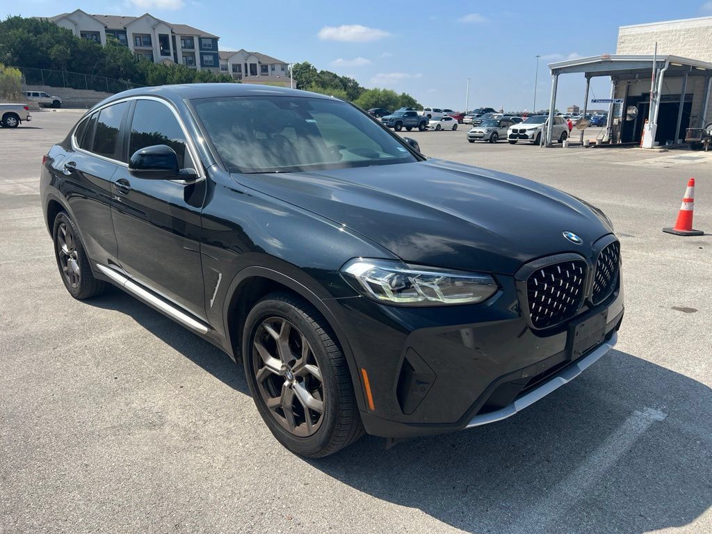 Certified 2024 BMW X4 xDrive30i w/ Premium Package AWD/4WD image 2