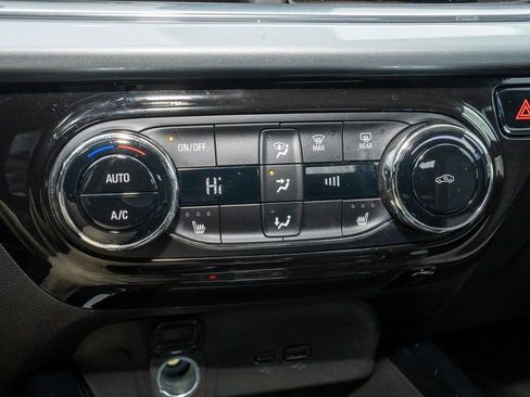 Used 2024 Chevrolet Trax LT w/ Driver Confidence Package image 10