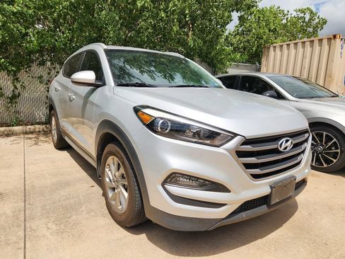 Used 2017 Hyundai Tucson SE w/ SE Popular Package 02 FWD image 3