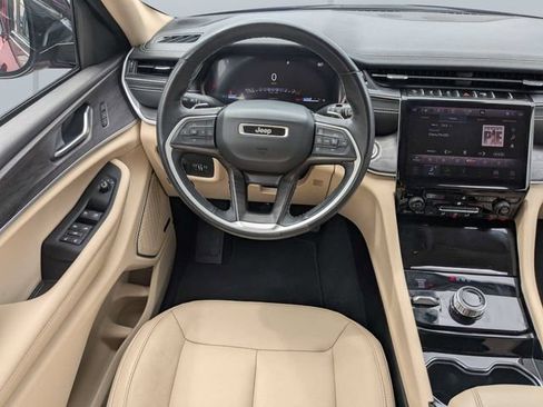 Certified 2022 Jeep Grand Cherokee Limited AWD/4WD image 16