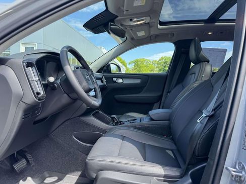 Certified 2026 Volvo XC40 B5 Core w/ Protection Package Premier AWD/4WD image 16