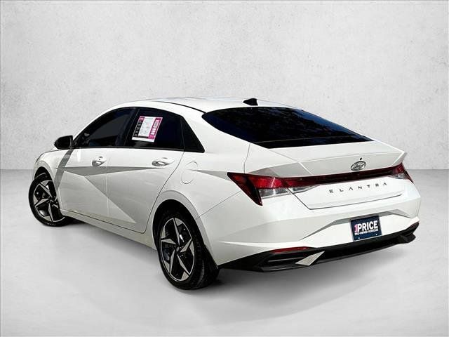 Used 2023 Hyundai Elantra SEL w/ Convenience Package FWD image 12