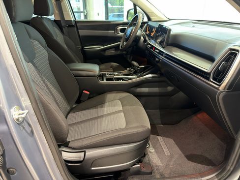 Certified 2024 Kia Sorento LX FWD image 26