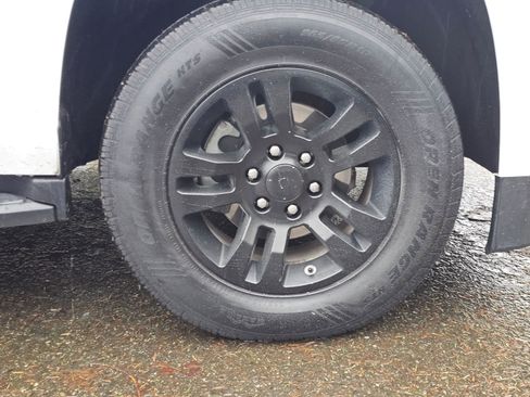 Used 2019 Chevrolet Tahoe LT image 9