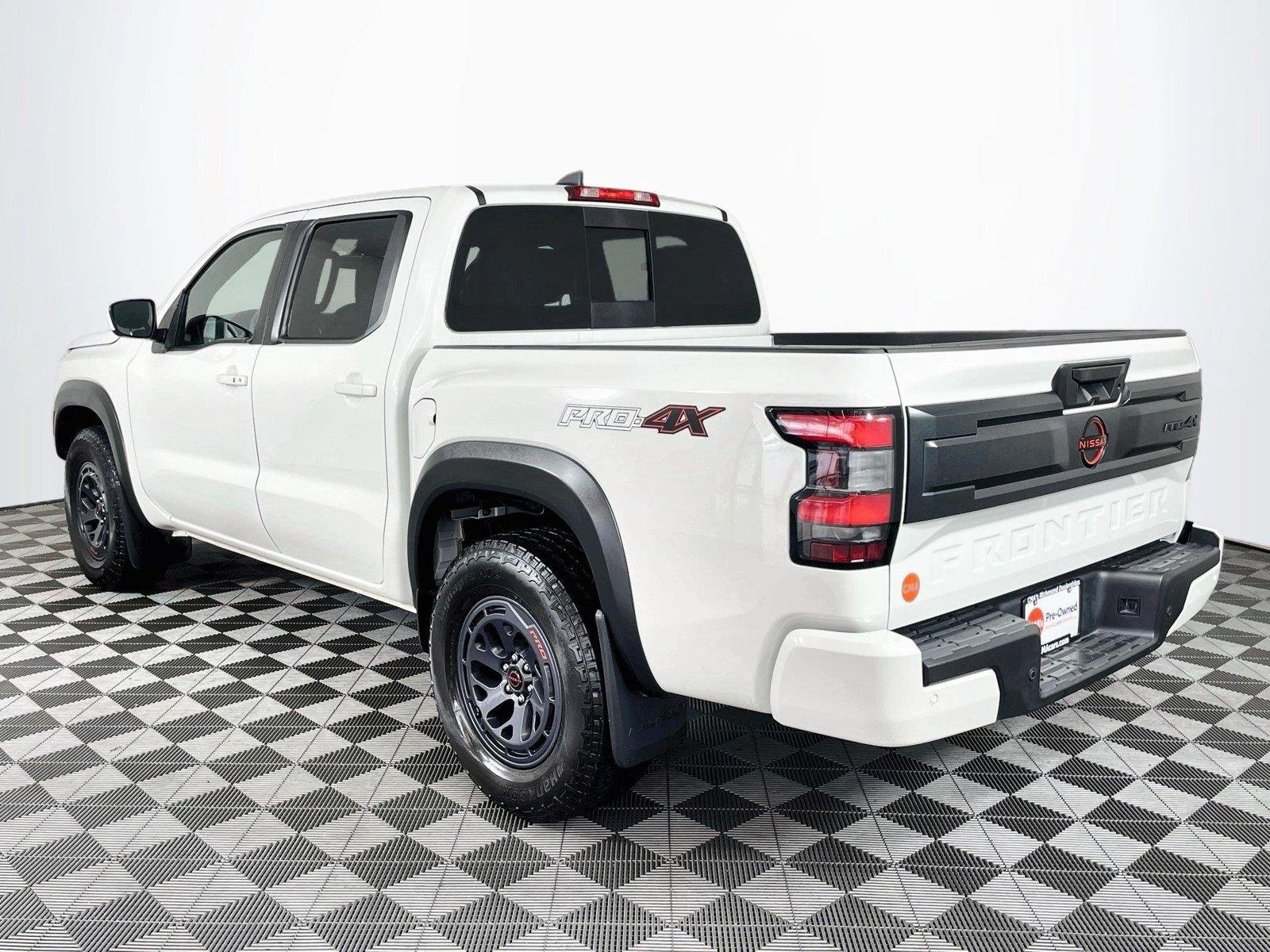 Used 2025 Nissan Frontier PRO-4X AWD/4WD image 6